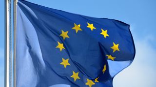 Le collectif Nourrir et ClientEarth déclarent avoir déposé plainte devant la Cour de justice de l’Union européenne le 17 juillet 2023. Le collectif Nourrir et ClientEarth déclarent avoir déposé plainte devant la Cour de justice de l’Union européenne le 17 juillet 2023.
